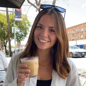 Meet your Posher, Kayla